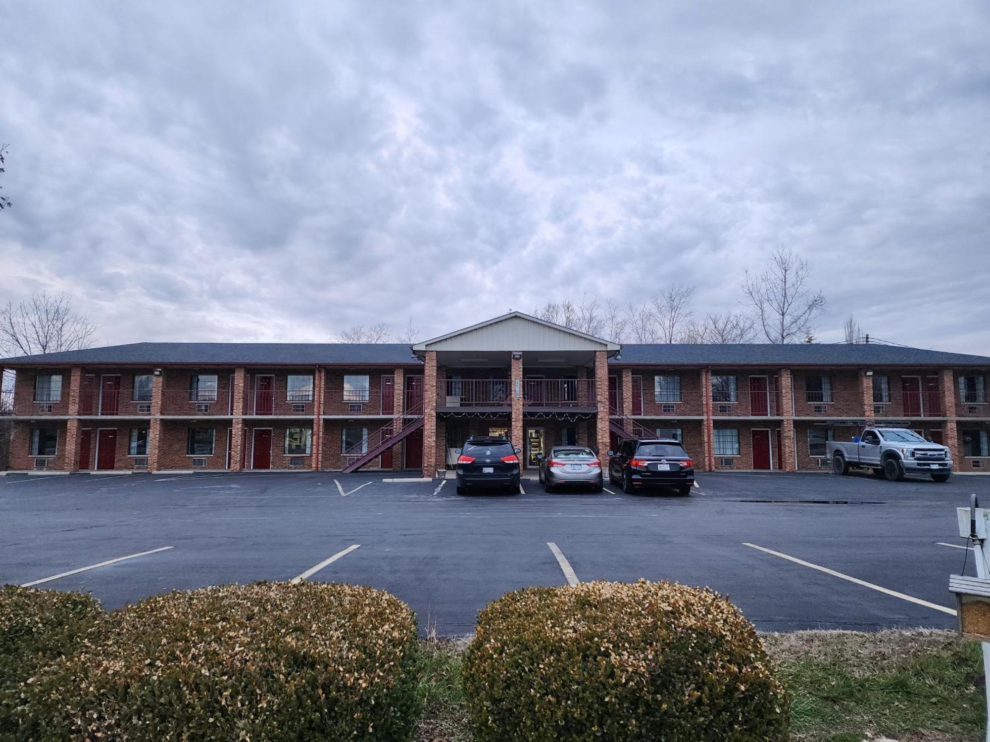Americas Inn Bardstown Exterior foto