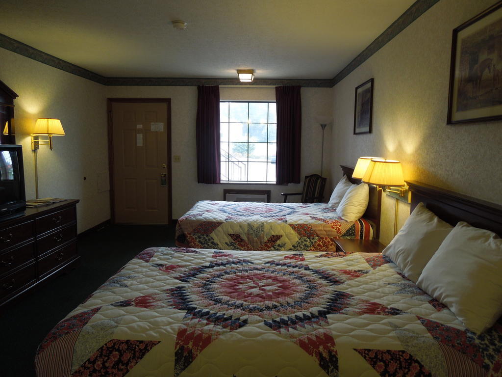 Americas Inn Bardstown Quarto foto
